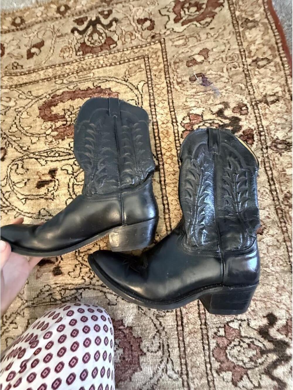 Custom Black leather cowboy boots with embroidered leaf designs #western #cowboy